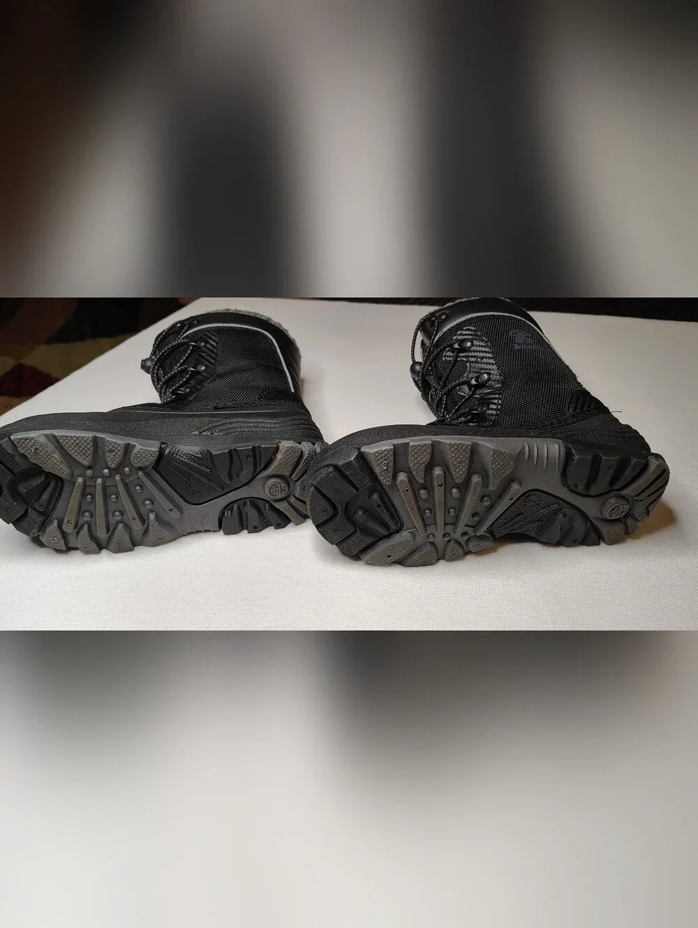 Kamik Black Kids Insulated Snow Boots with Grey Fleece Collar Size 2